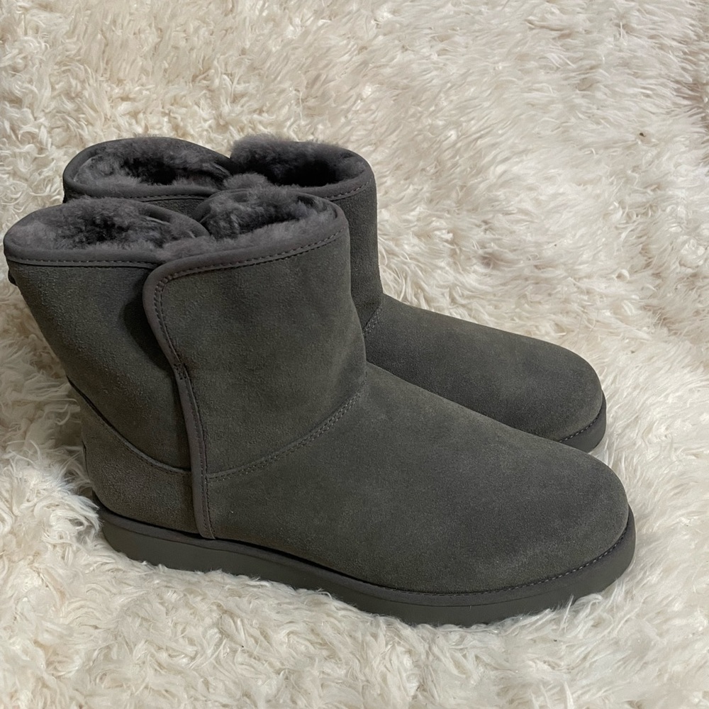 Ugg Classic Cuff Short Boot